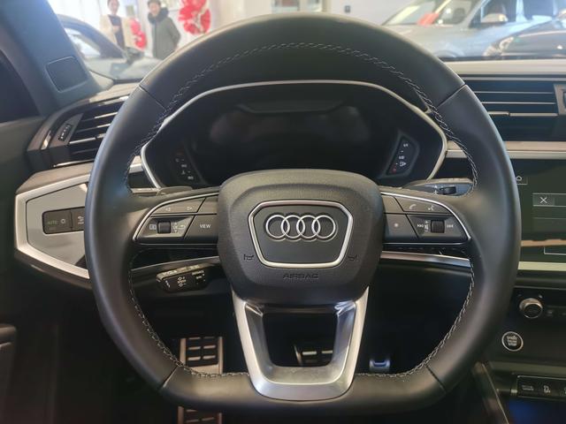 Audi Q3 2024 40 TFSI Dynamic Fashion