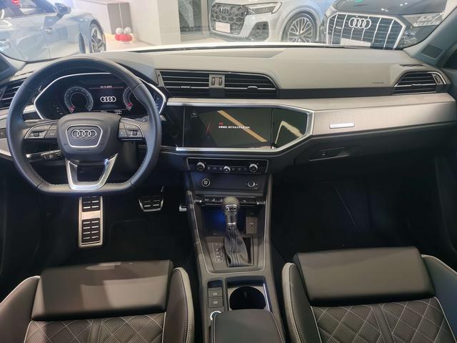 Audi Q3 2024 40 TFSI Dynamic Fashion