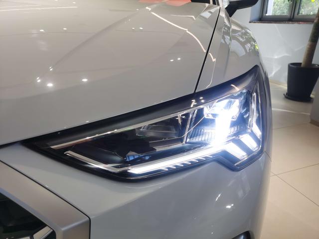 Audi Q3 2024 40 TFSI Dynamic Fashion