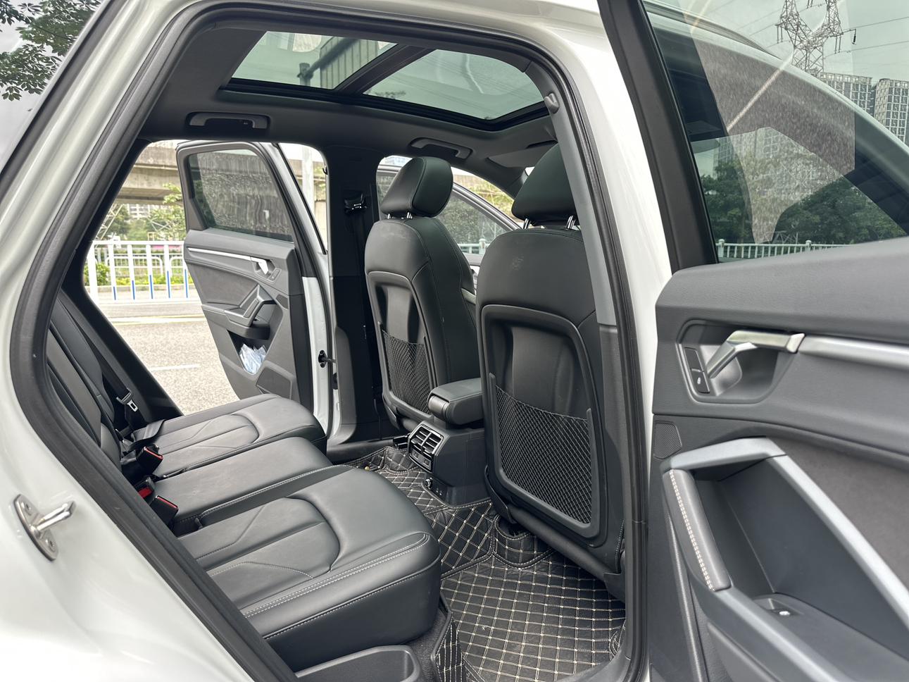 Audi Q3 2024 35 TFSI RS Package Speed