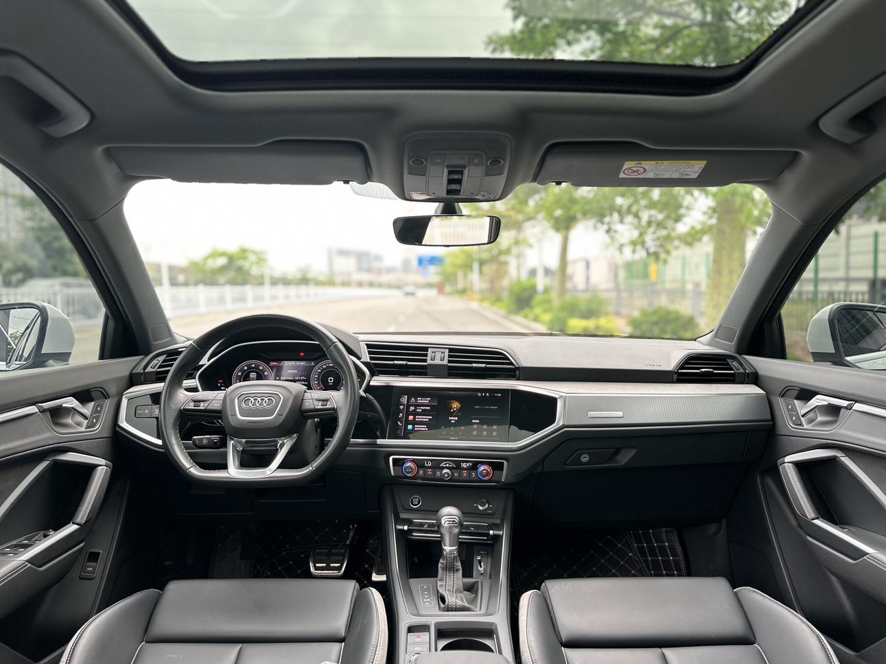 Audi Q3 2024 35 TFSI RS Package Speed