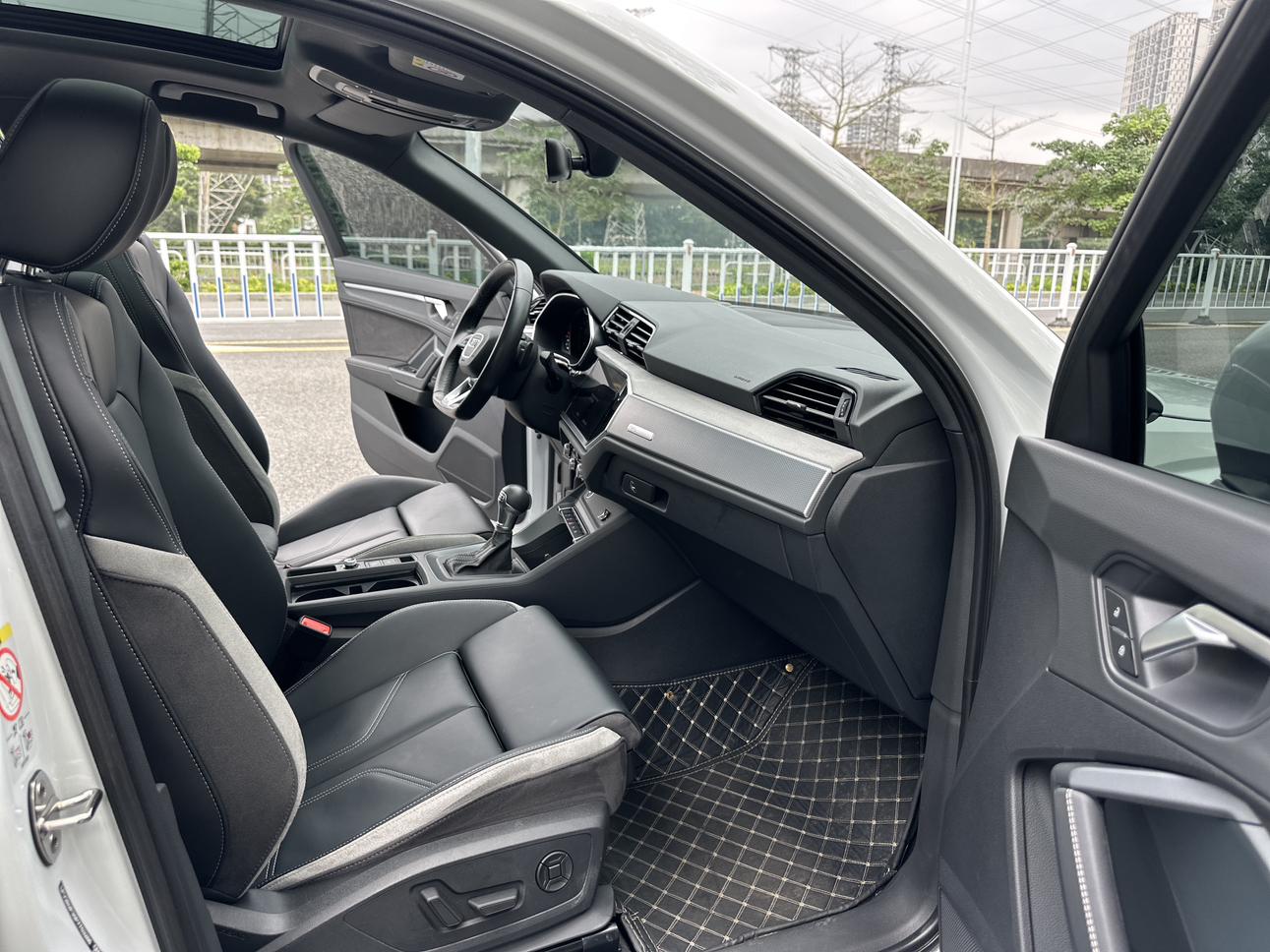 Audi Q3 2024 35 TFSI RS Package Speed