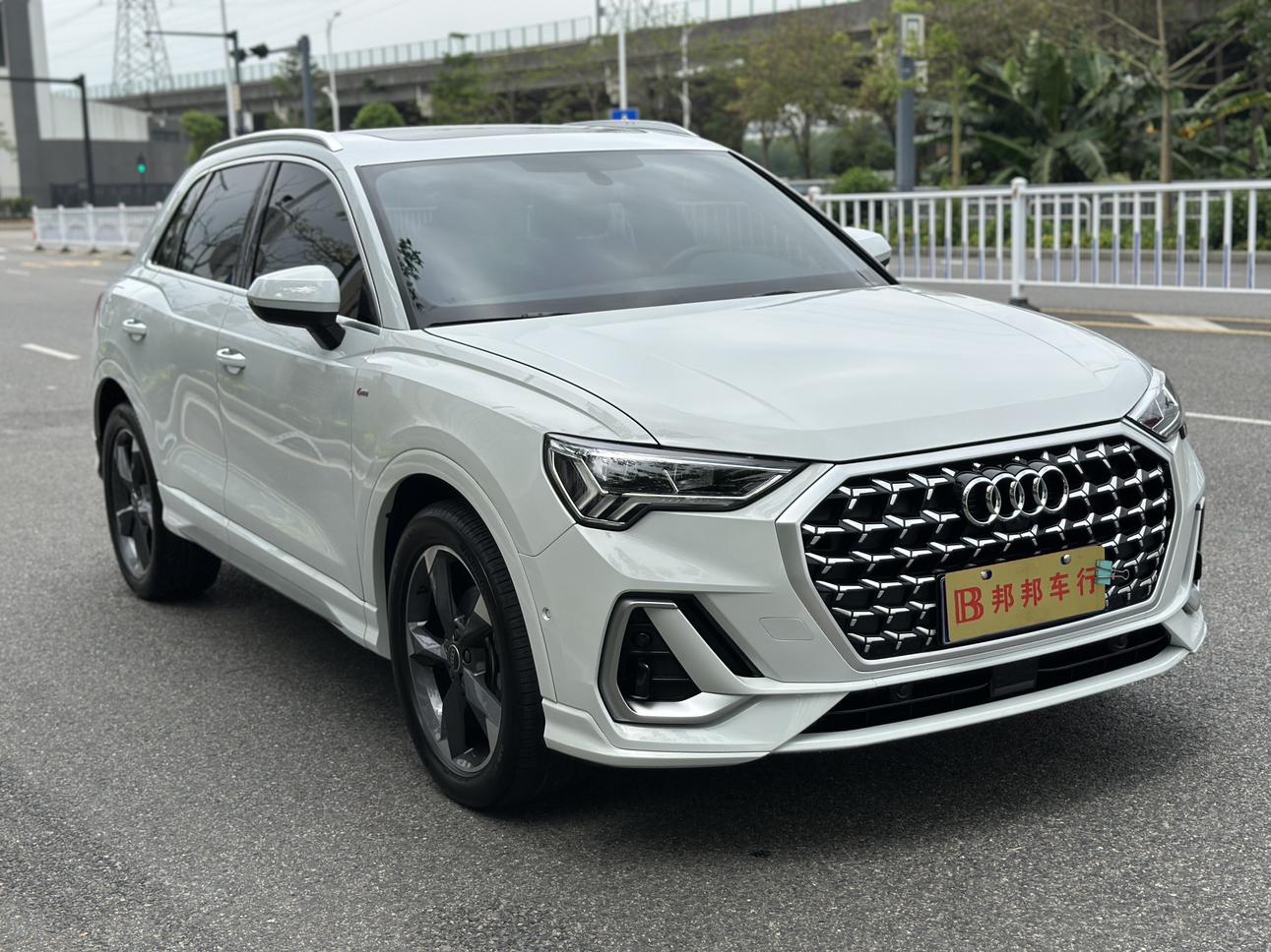 Audi Q3 2024 35 TFSI RS Package Speed