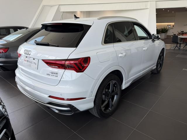 Audi Q3 2021 35 TFSI Dynamic Fashion