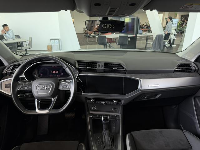 Audi Q3 2021 35 TFSI Dynamic Fashion