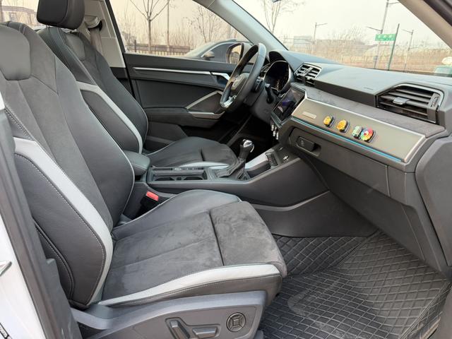 Audi Q3 2023 35 TFSI Dynamic Fashion