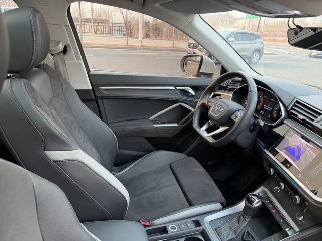 Audi Q3 2023 35 TFSI Dynamic Fashion