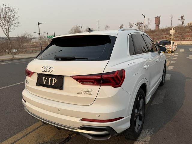 Audi Q3 2023 35 TFSI Dynamic Fashion