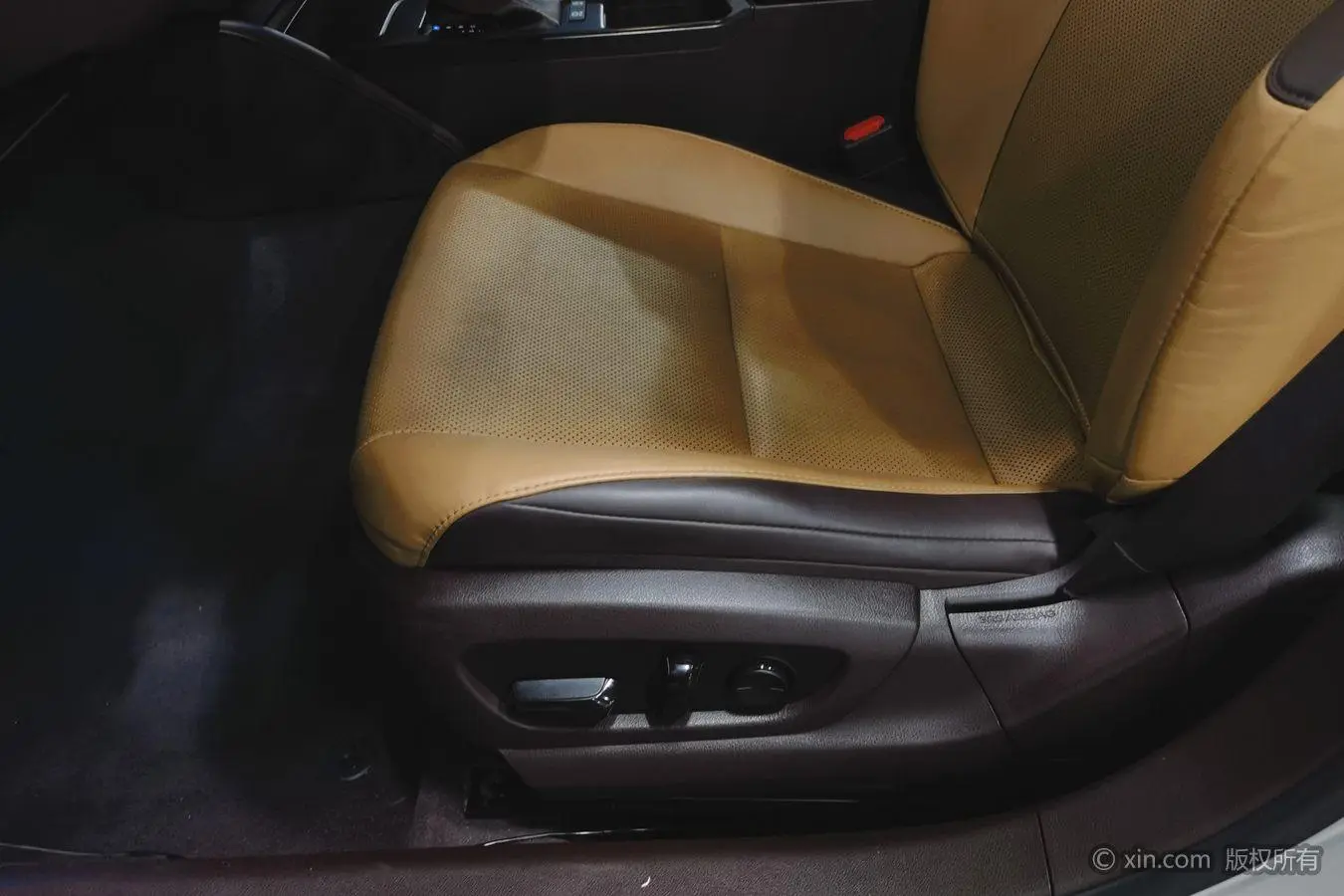 Lexus ES 2018 260 Excellence China VI
