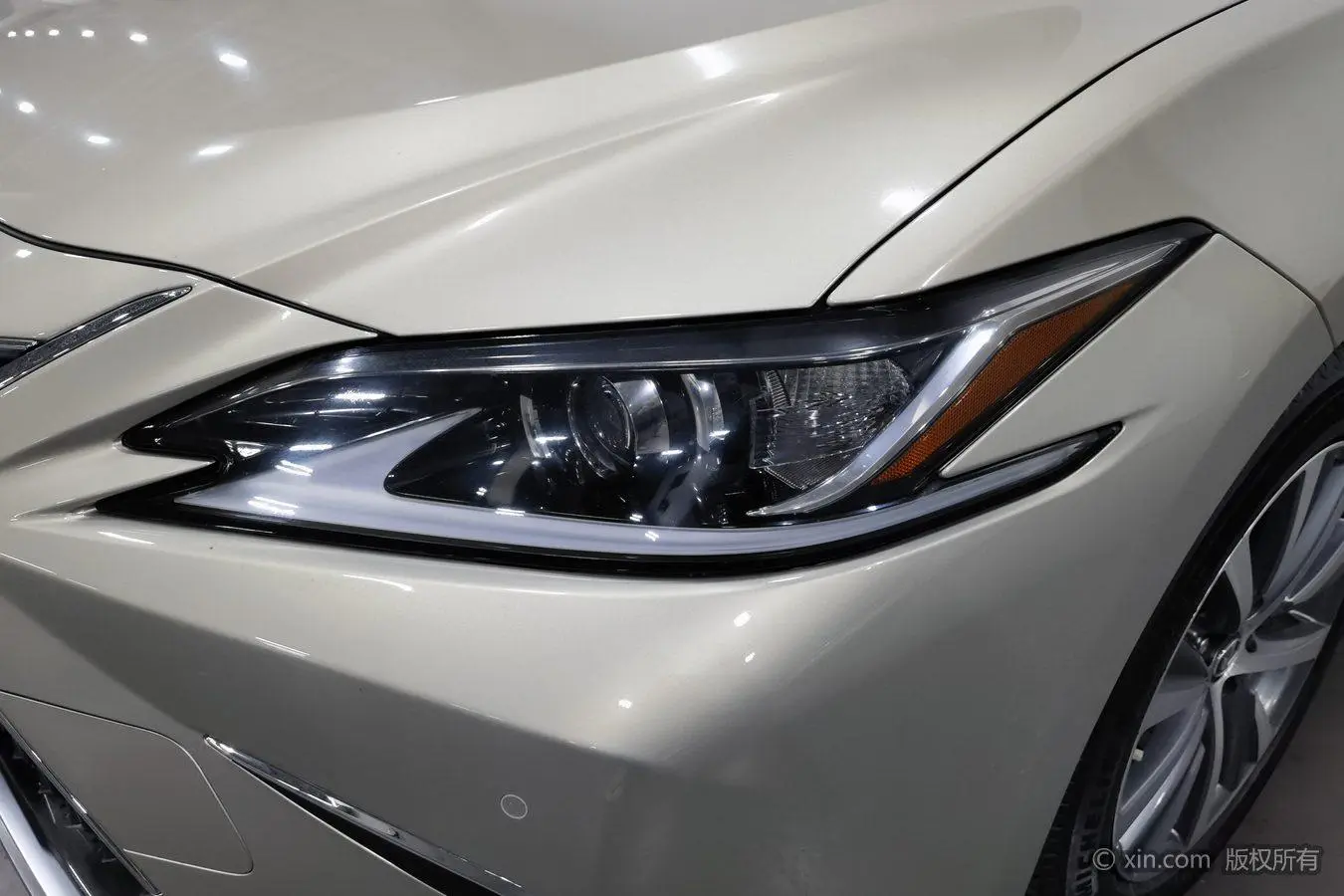 Lexus ES 2018 260 Excellence China VI