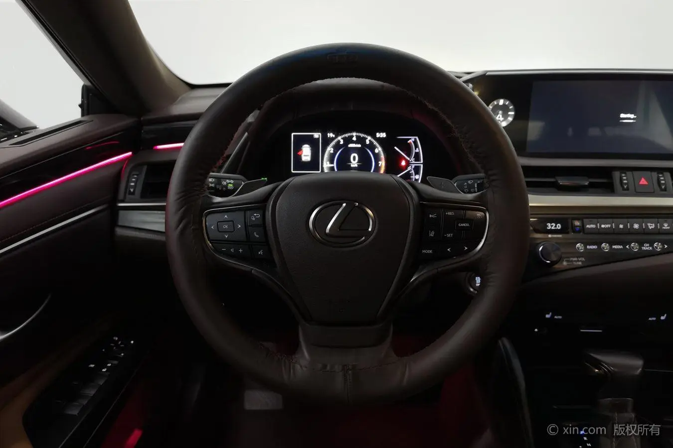 Lexus ES 2018 260 Excellence China VI