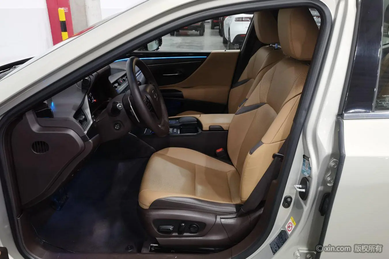 Lexus ES 2018 260 Excellence China VI