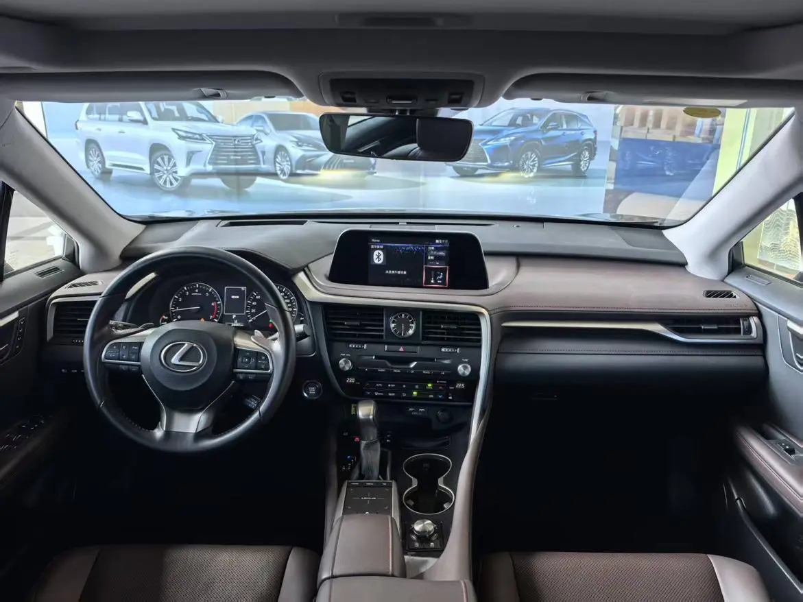 Lexus RX 2020 Facelift 300 2WD Comfort