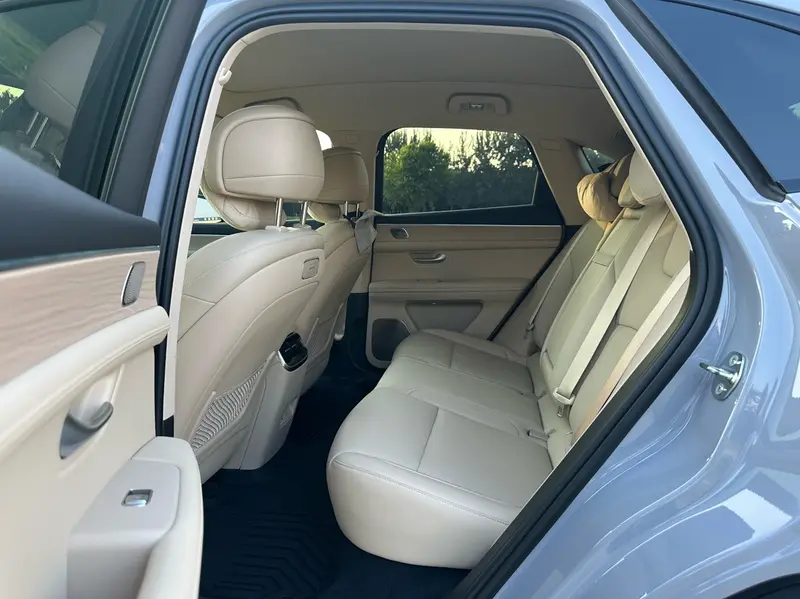 Wenjie M5 2024 extended range Max RS four-wheel drive high-end smart driving version
