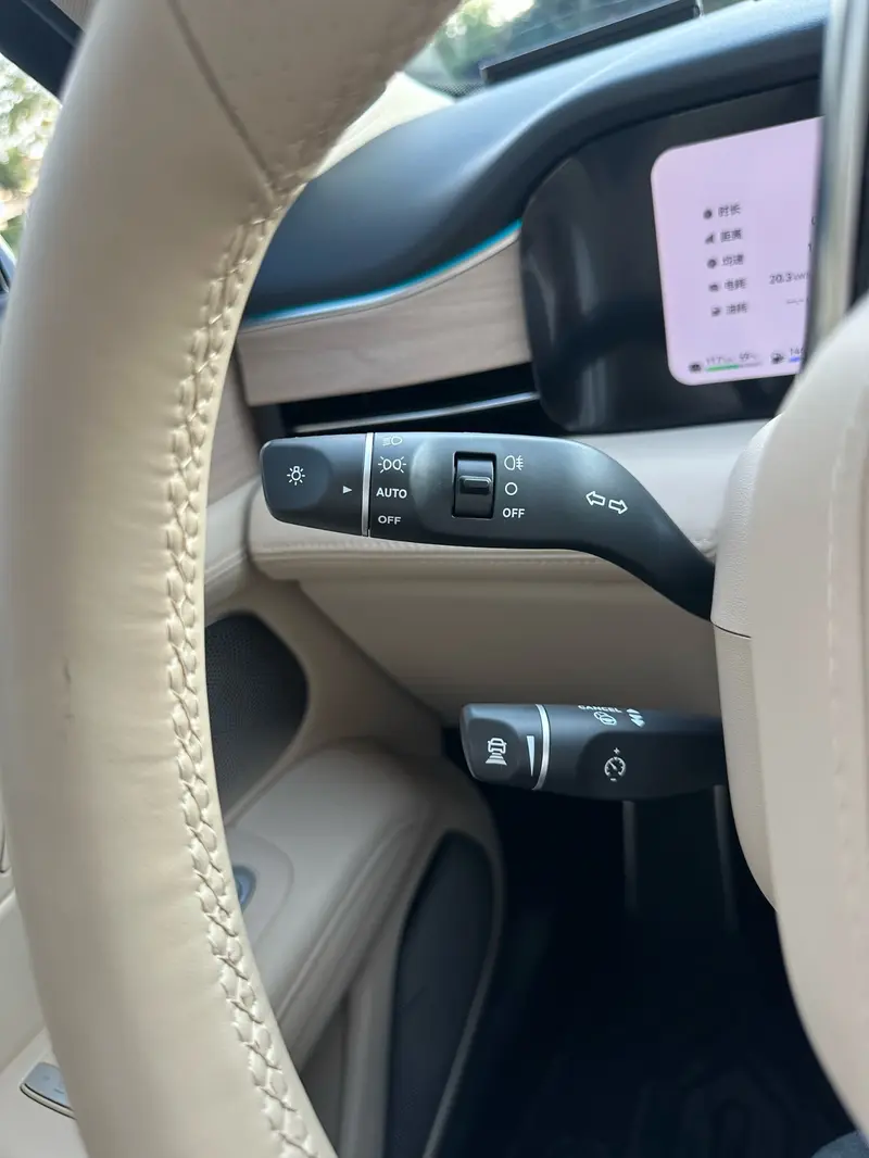Wenjie M5 2024 extended range Max RS four-wheel drive high-end smart driving version