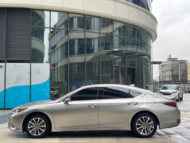 Lexus ES 2022 200 Excellence