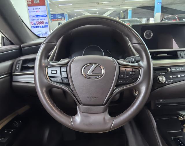 Lexus ES 2021 200 Excellence