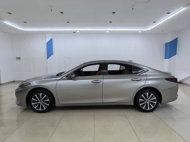 Lexus ES 2021 200 Excellence
