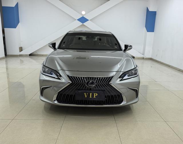 Lexus ES 2021 200 Excellence