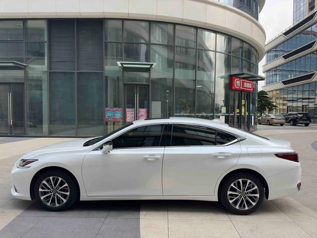 Lexus ES 2022 200 Excellence
