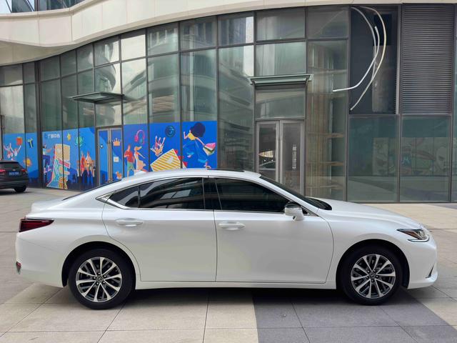 Lexus ES 2022 200 Excellence