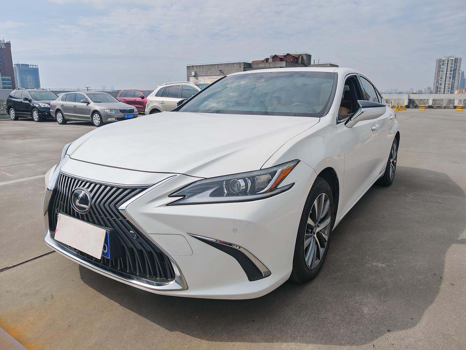 Lexus ES 2020 200 Excellence China VI