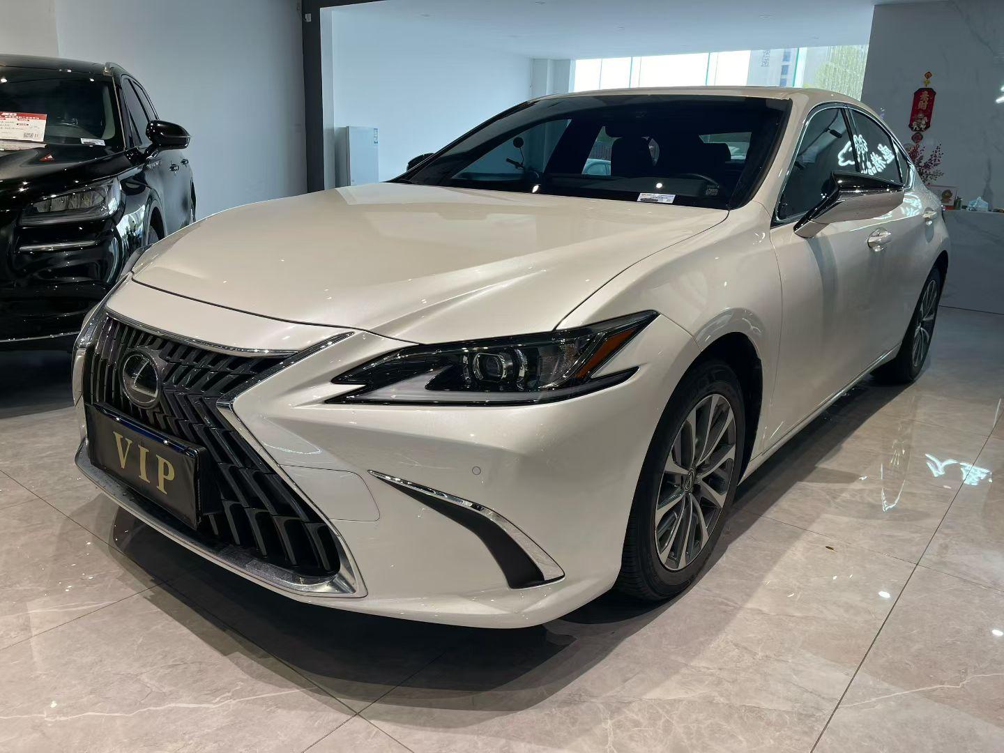 Lexus ES 2024 200 Exclusive