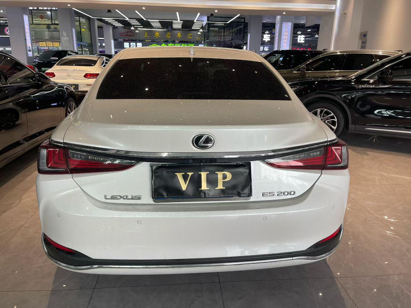 Lexus ES 2024 200 Exclusive