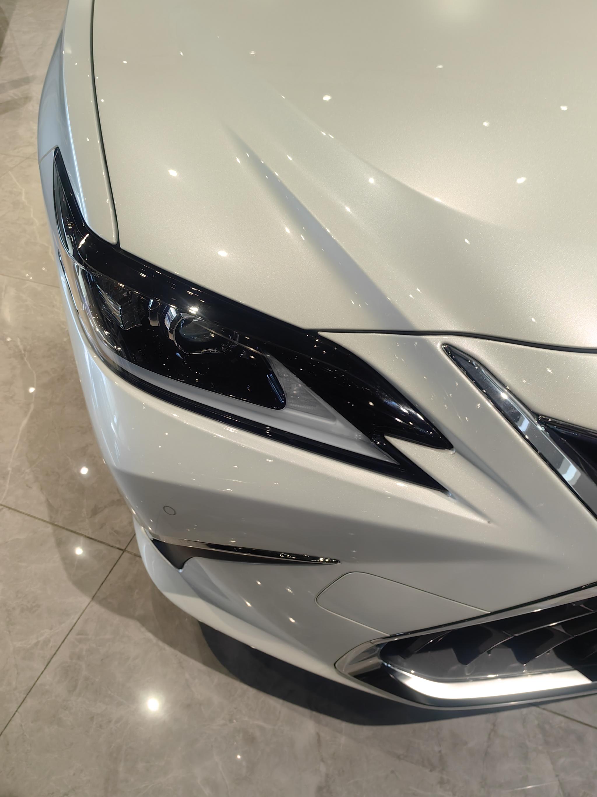 Lexus ES 2024 200 Exclusive