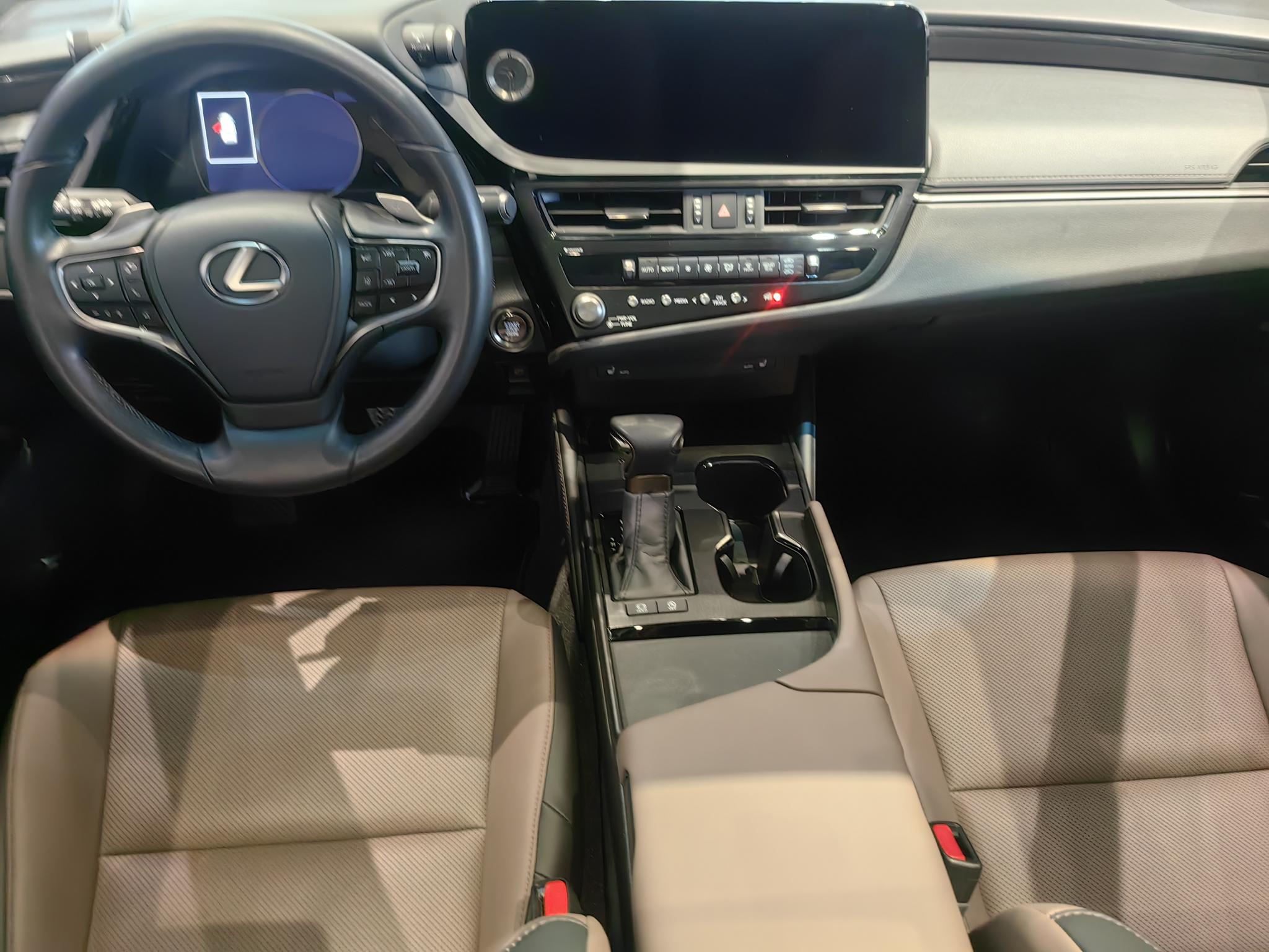 Lexus ES 2024 200 Exclusive