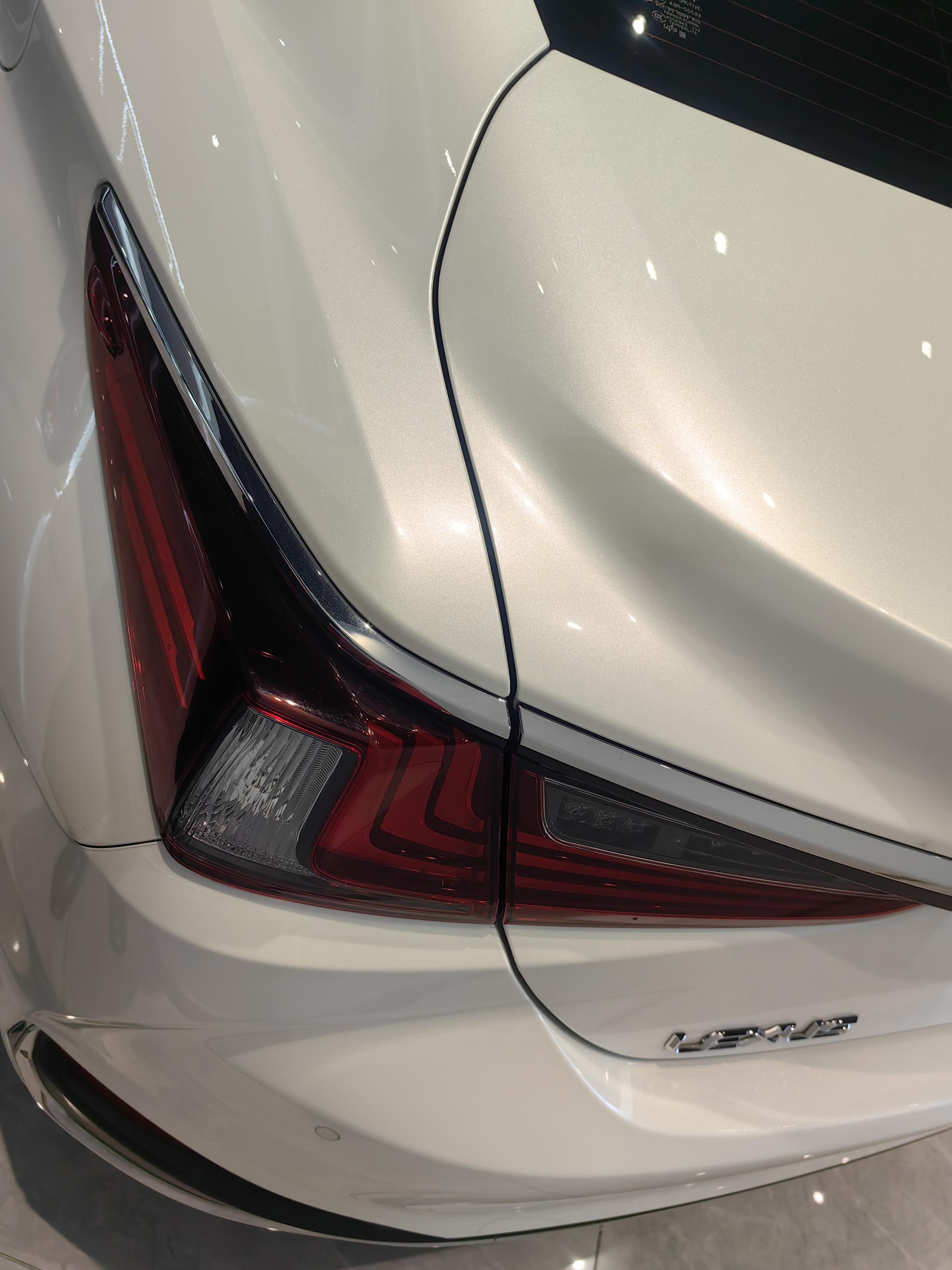 Lexus ES 2024 200 Exclusive