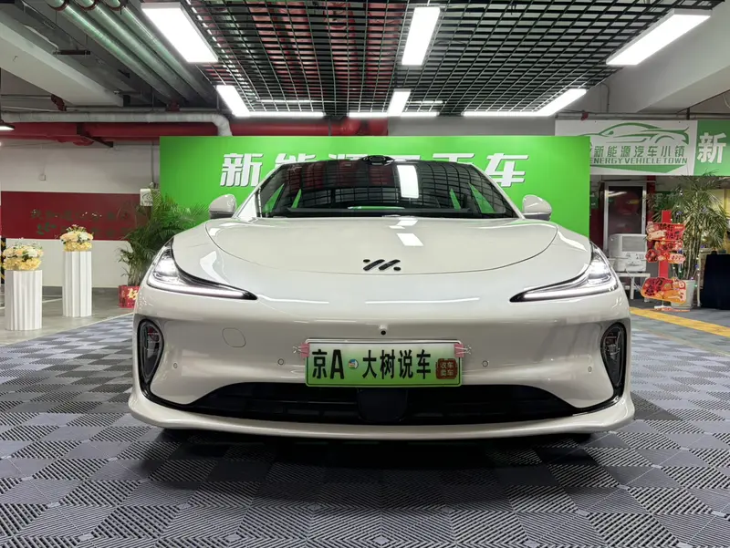 Zhiji L6 2025 Ultra 100kWh