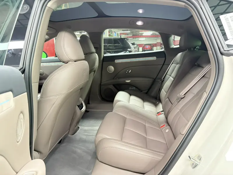 Zhiji L6 2025 Ultra 100kWh