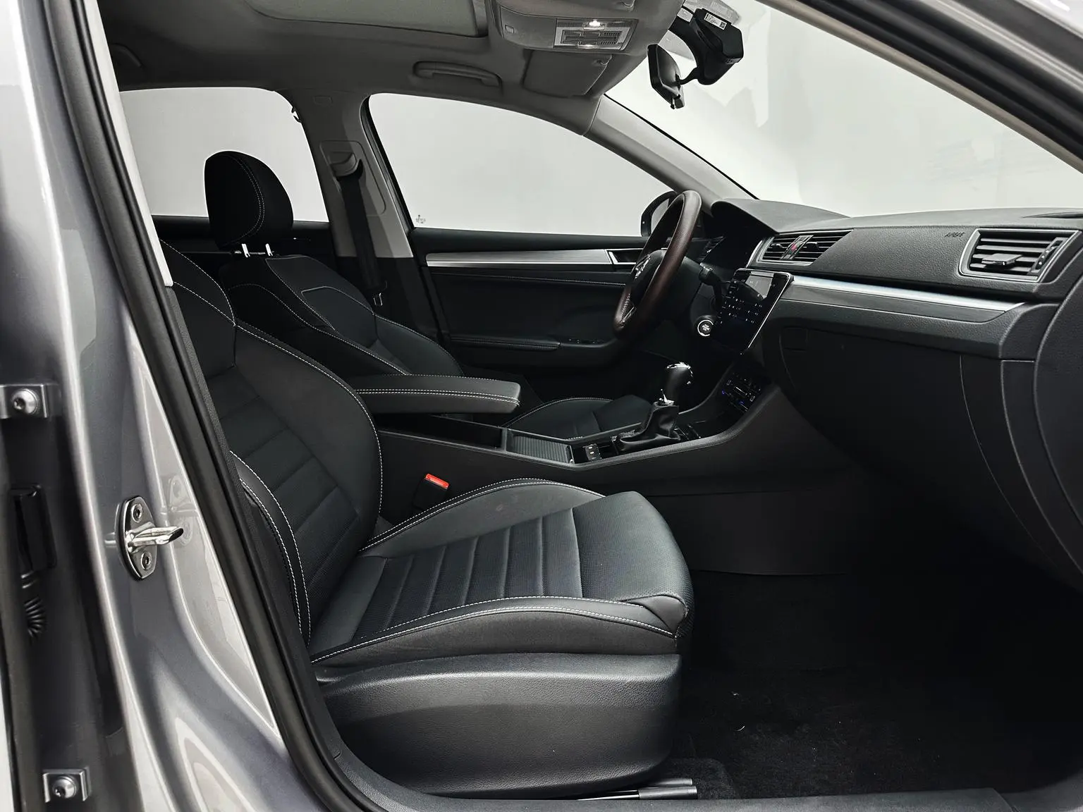 Skoda Superb 2023 Facelift TSI280 DSG Premium Plus