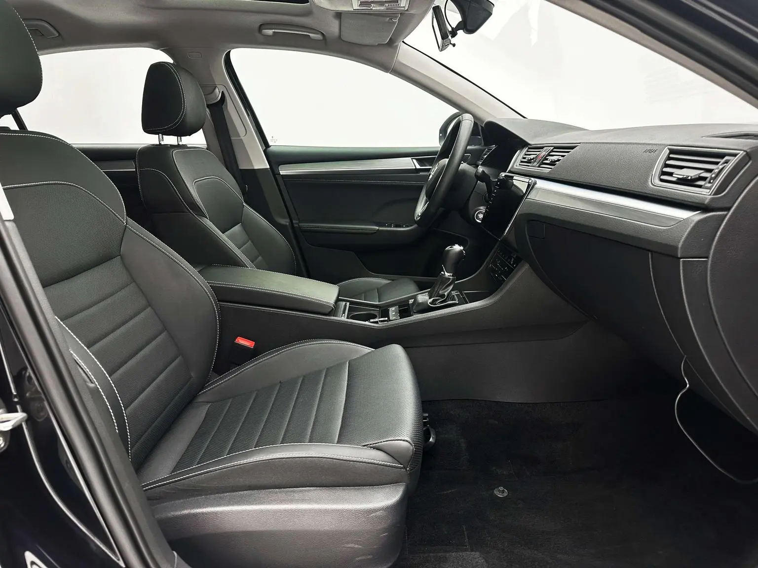 Skoda Superb 2023 Facelift TSI280 DSG Premium Plus