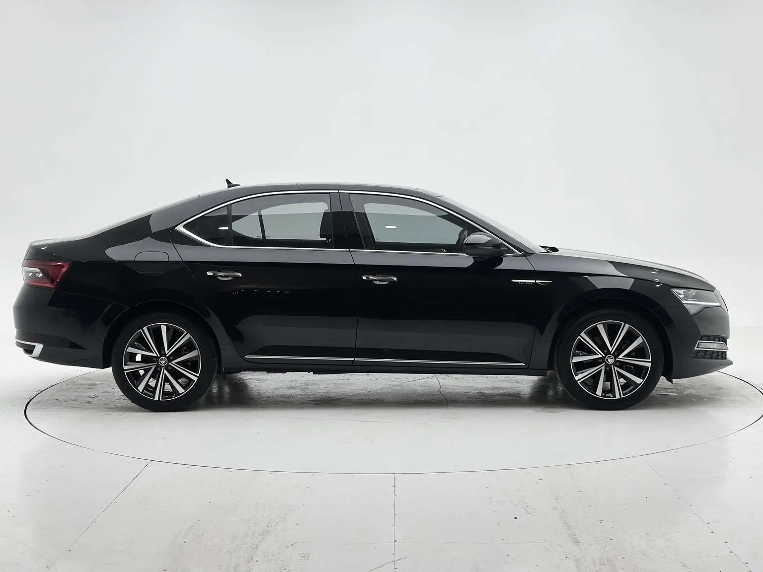 Skoda Superb 2023 Facelift TSI280 DSG Premium Plus
