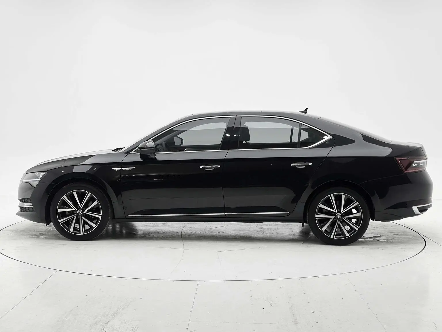 Skoda Superb 2023 Facelift TSI280 DSG Premium Plus