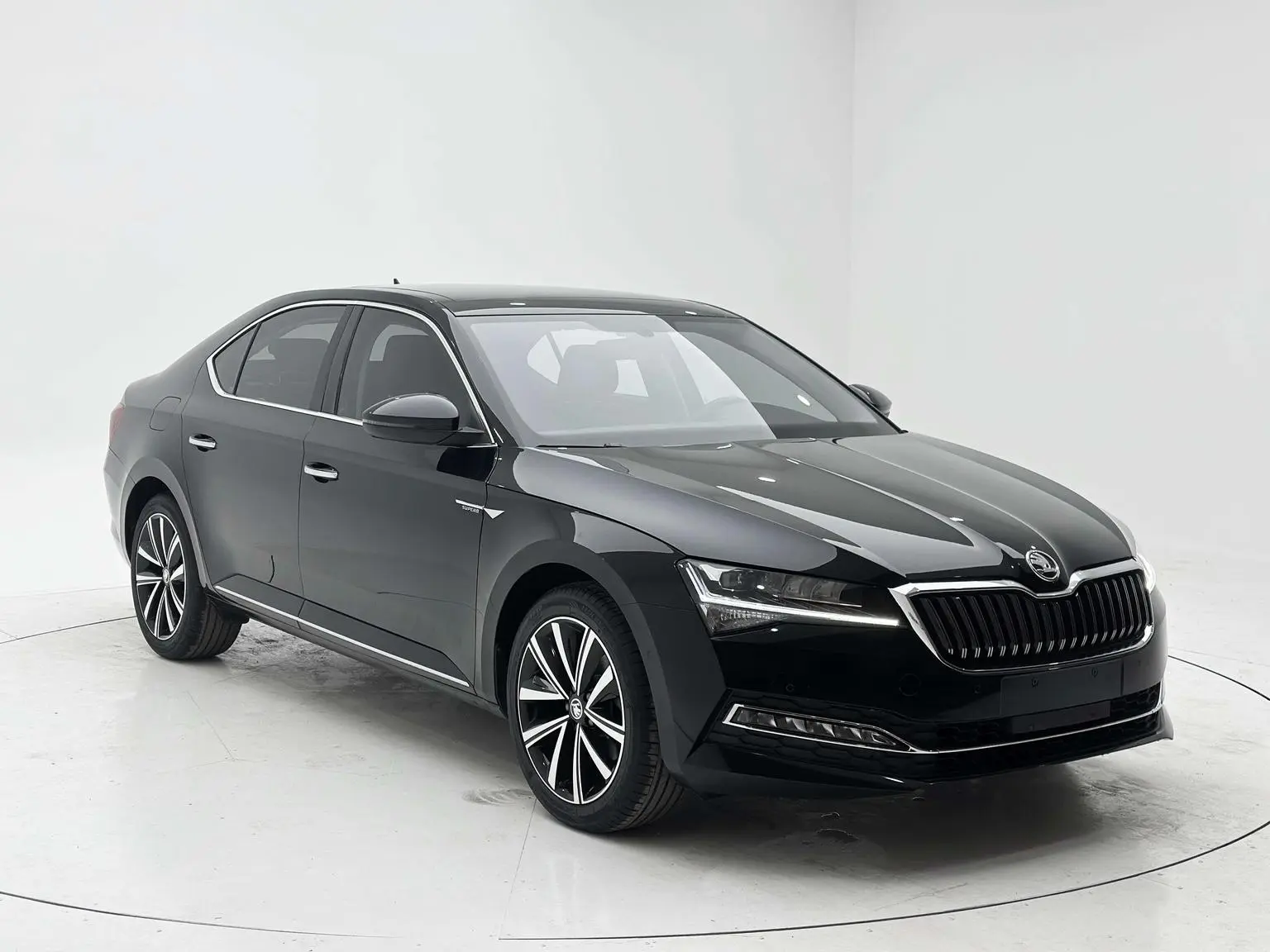 Skoda Superb 2023 Facelift TSI280 DSG Premium Plus