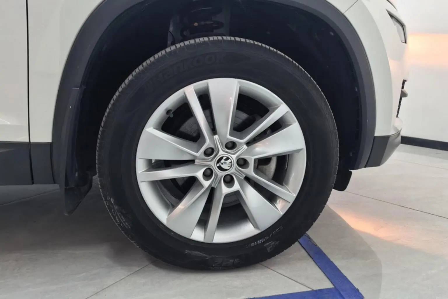 Skoda 2019 Facelift TSI330 5 seat 2WD Comfort China VI