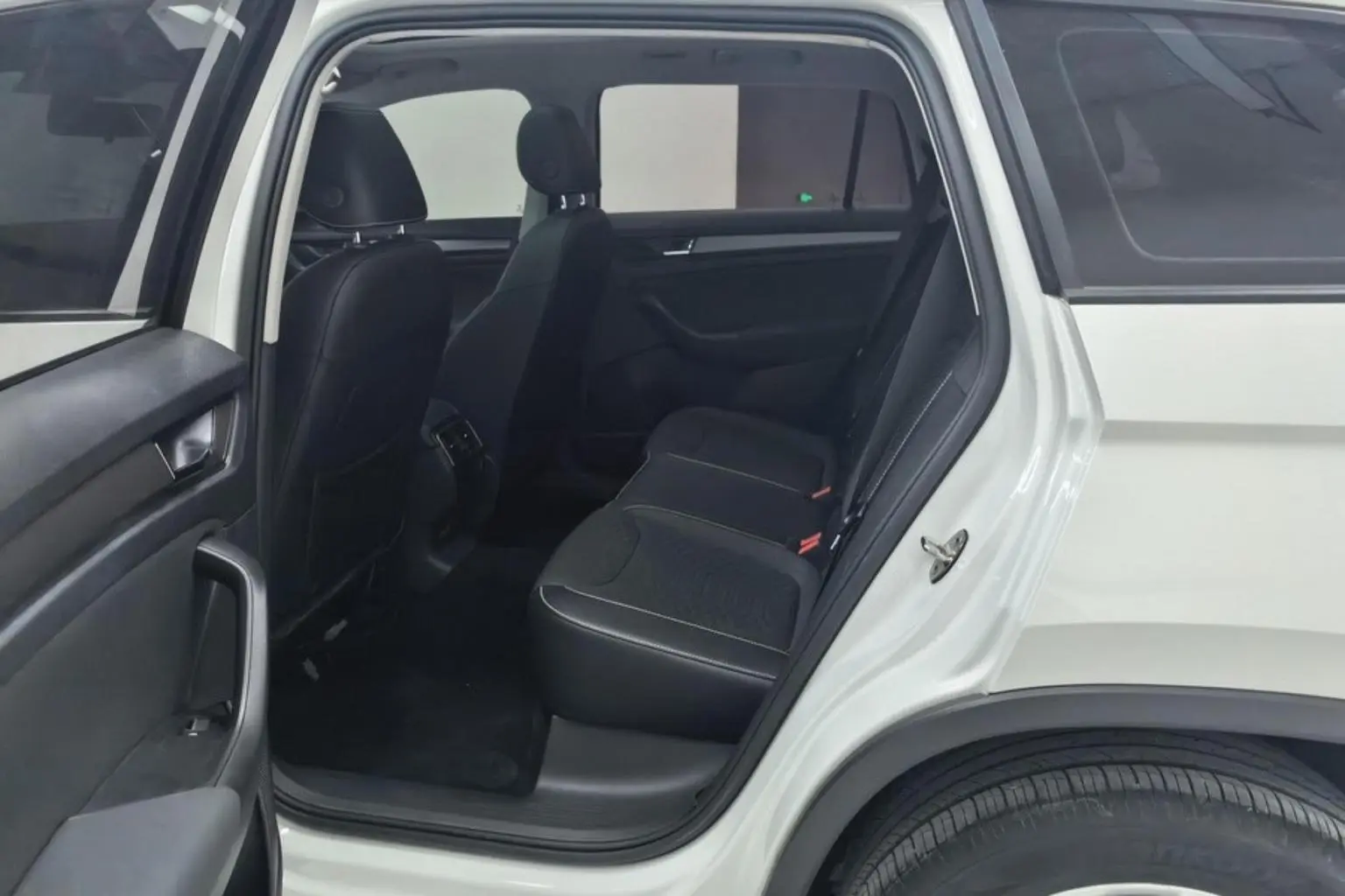 Skoda 2019 Facelift TSI330 5 seat 2WD Comfort China VI