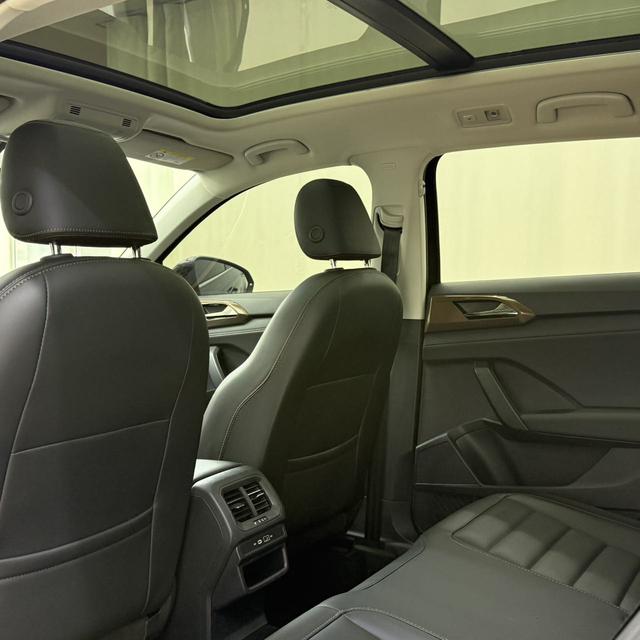 Volkswagen Tharu 2022 280TSI 2WD Luxury