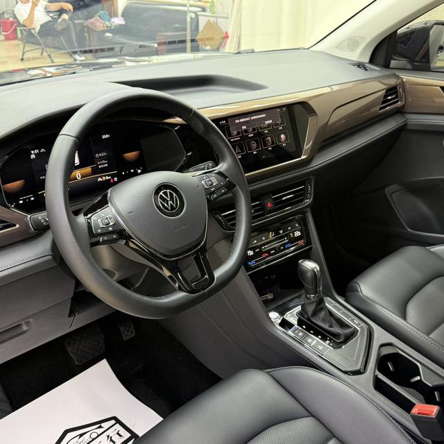 Volkswagen Tharu 2022 280TSI 2WD Luxury