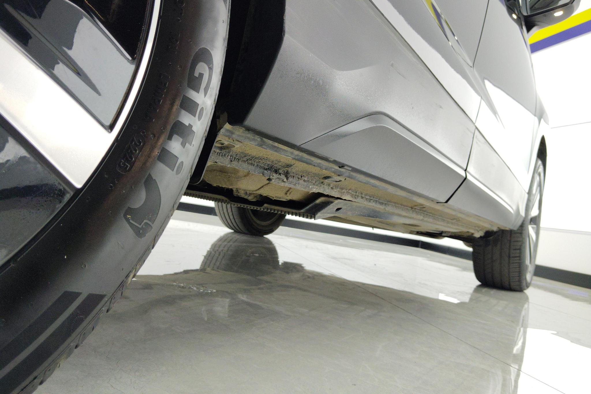 Volkswagen Tharu 2025 300TSI 2WD
