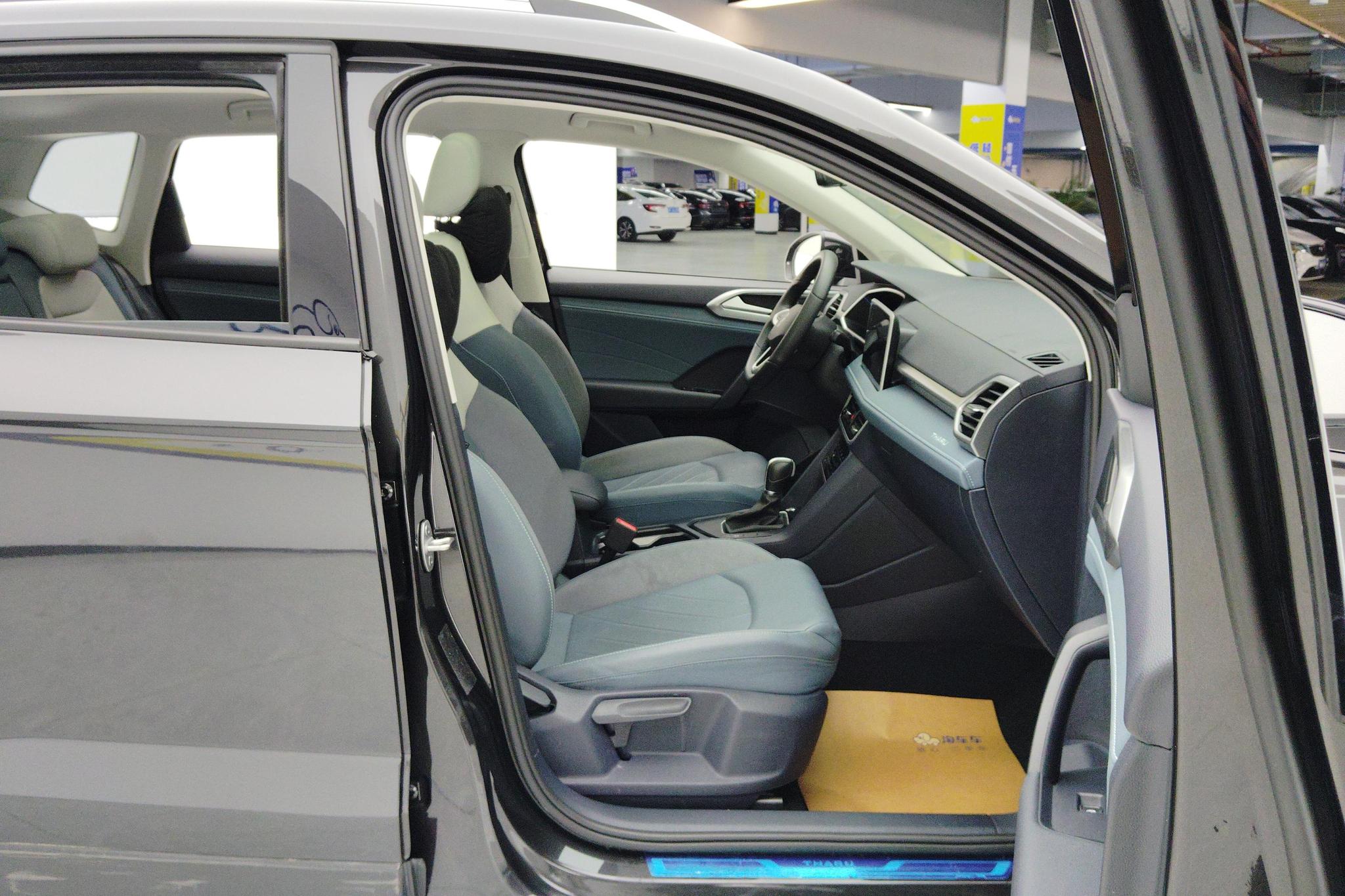 Volkswagen Tharu 2025 300TSI 2WD