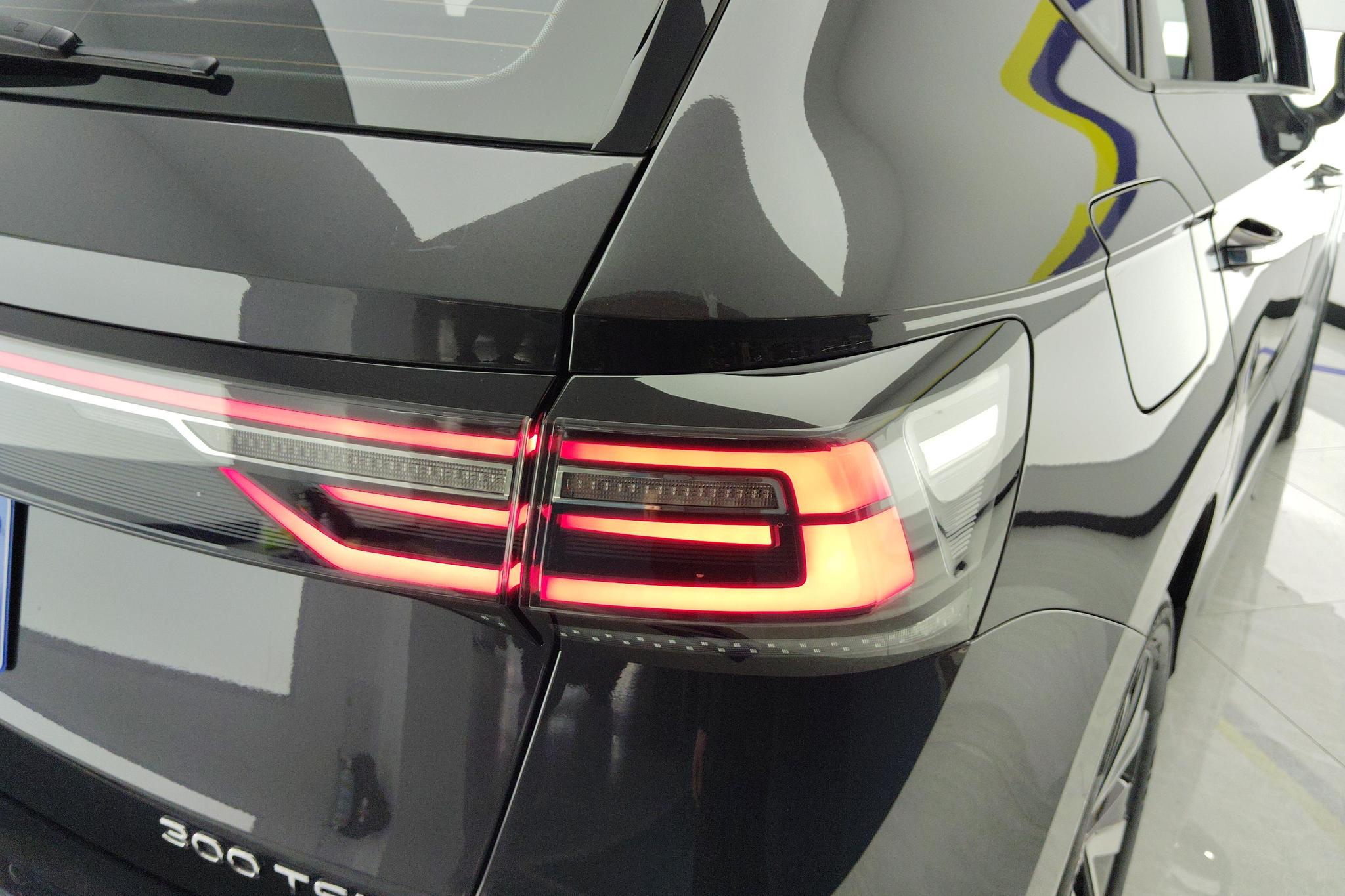 Volkswagen Tharu 2025 300TSI 2WD