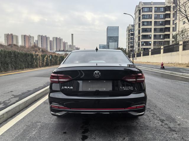 Volkswagen Lavida 2024 300TSI DSG Manyyi
