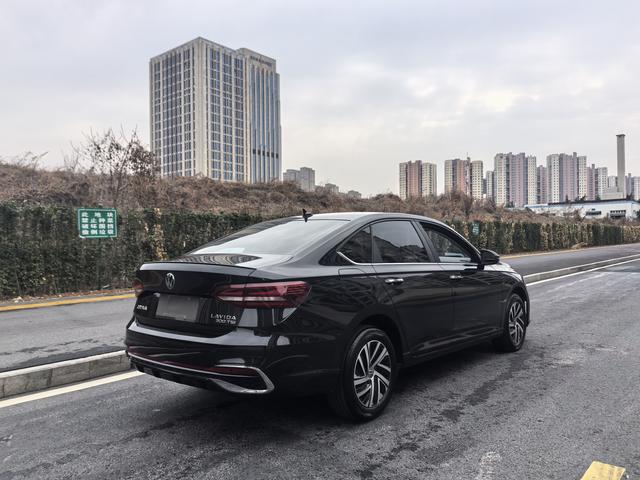 Volkswagen Lavida 2024 300TSI DSG Manyyi
