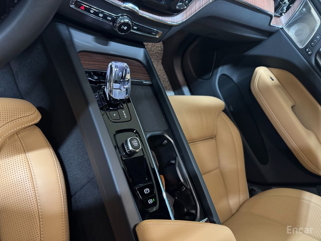 Volvo XC60 2nd generation T8 Ultra Bright 2025
