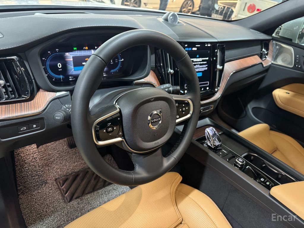 Volvo XC60 2nd generation T8 Ultra Bright 2025