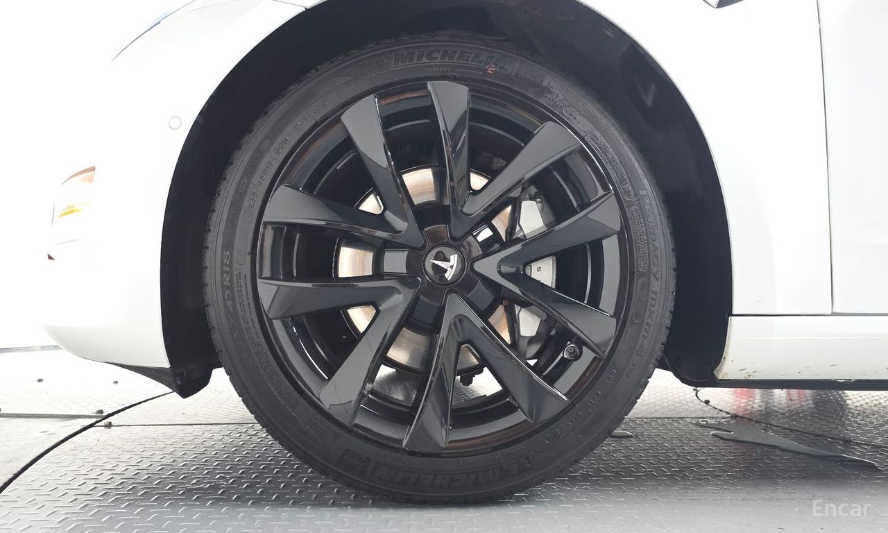 Tesla Model 3 Standard Range Plus RWD 2020